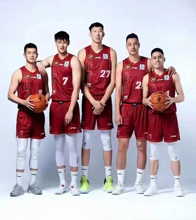 北京首钢队主场大胜,积极备战下一场比赛 北京首钢队主场大胜,积极备战下一场比赛