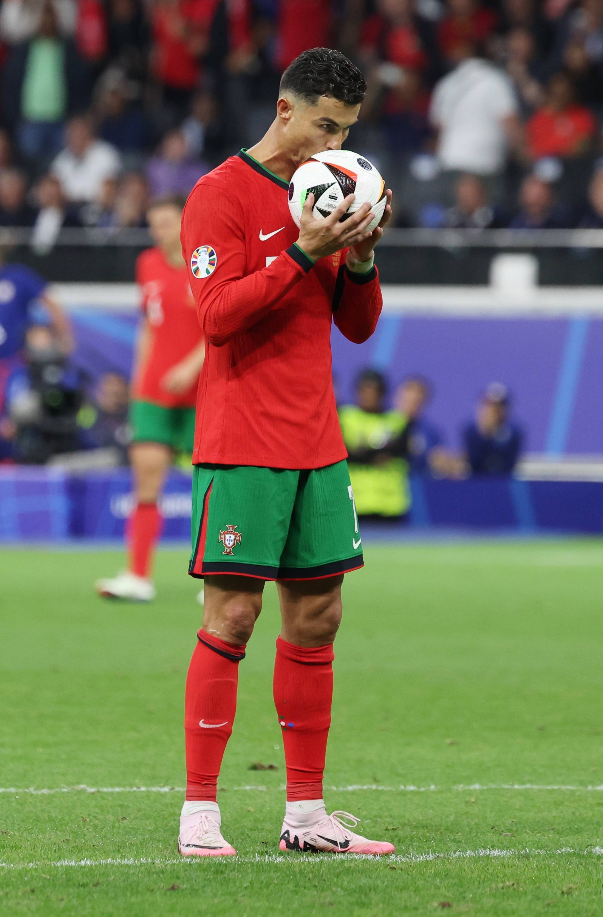 葡萄牙国家队巨星状态正佳，备战欧锦赛