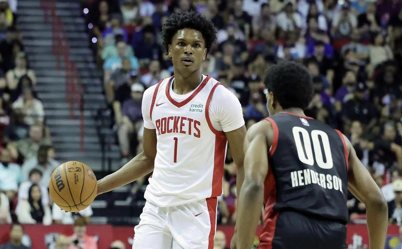 包含火箭队主力球员受伤，球队面临压力的词条