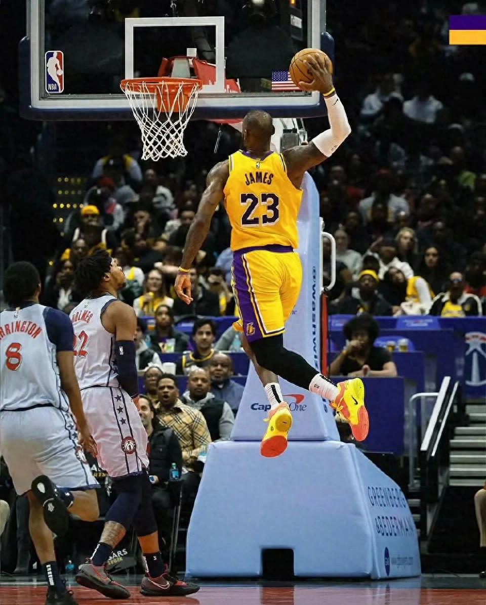 关于湖人大胜魔术队员们以团结合作获得胜利的信息 关于湖人大胜魔术队员们以团结合作获得胜利的信息