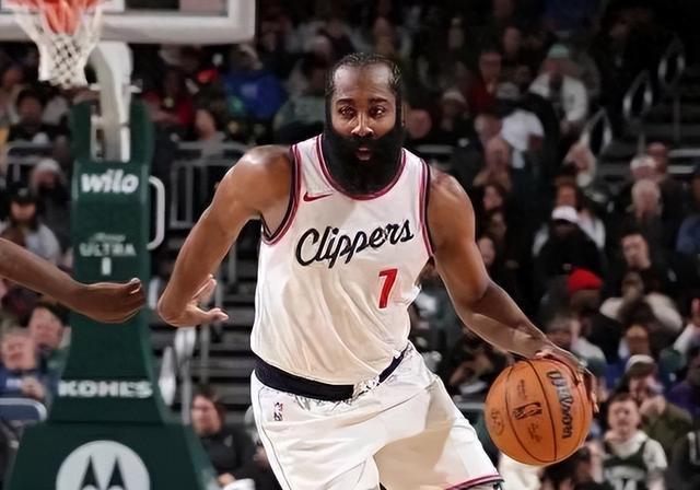 快船客场力克公牛,夺得胜利 快船客场力克公牛,夺得胜利