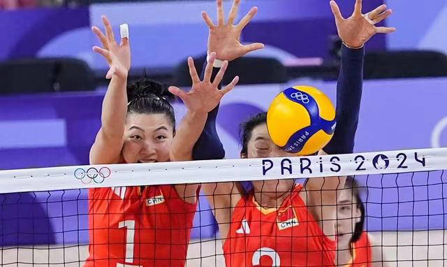 排球比赛中，中国队表现出色，力克强敌的简单介绍