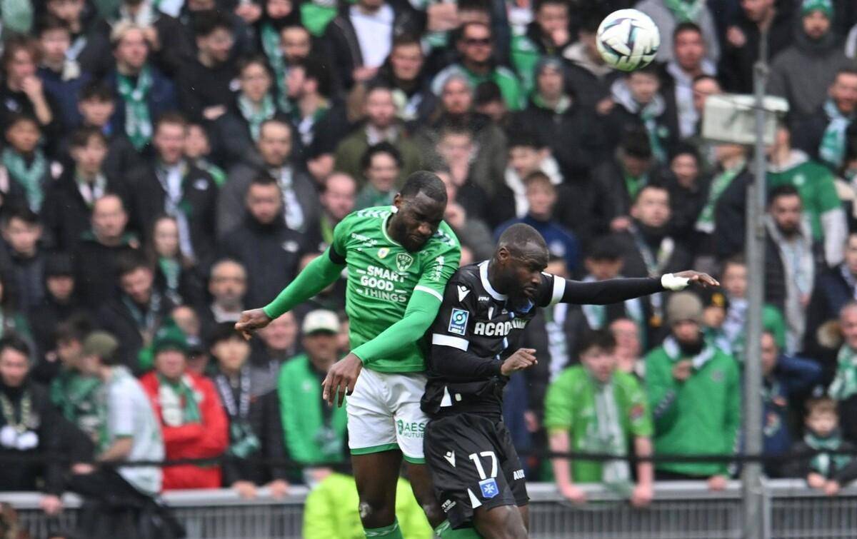 南特抢分告负,保级形势堪忧 南特抢分告负,保级形势堪忧