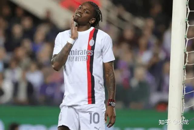 AC米兰客场大胜萨索洛,保持不败记录 AC米兰客场大胜萨索洛,保持不败记录