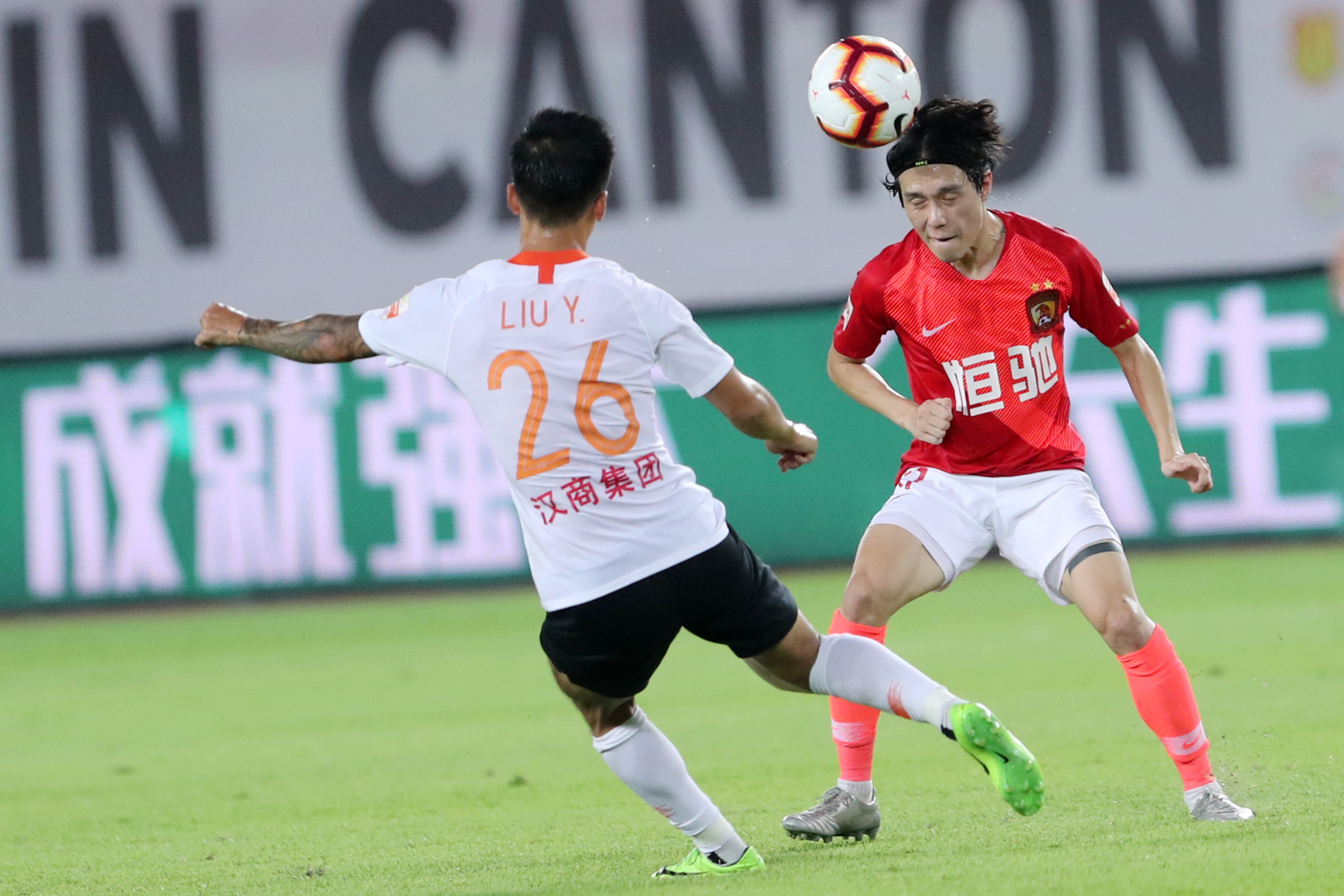 武汉卓尔客场击败强敌，豪取三分