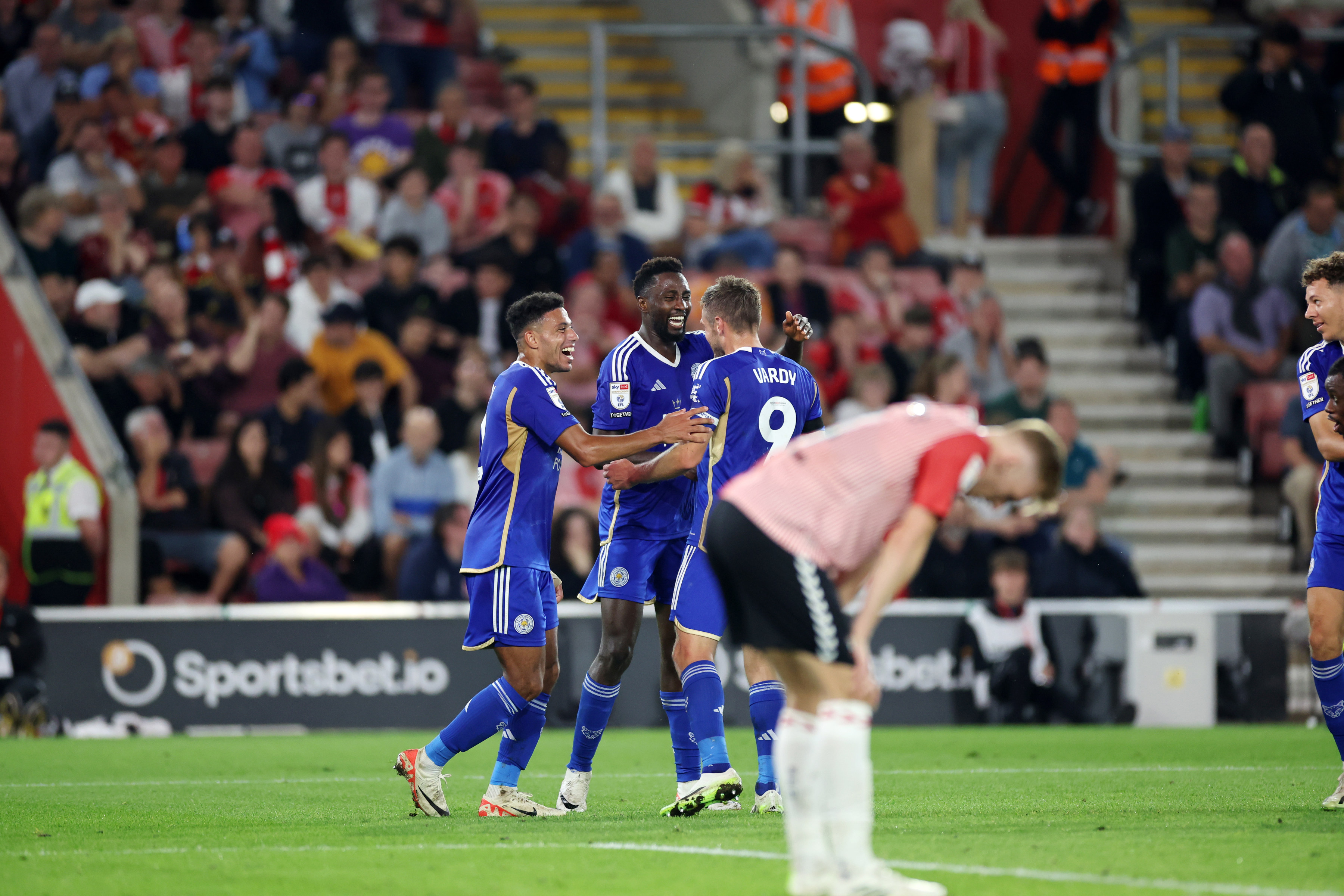 迪迪昂客场一球险胜,重回胜利轨道 迪迪昂客场一球险胜,重回胜利轨道