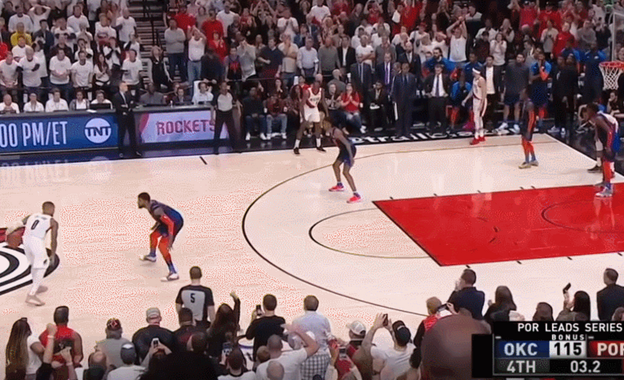 一记绝杀三分球，让全场观众热血澎湃