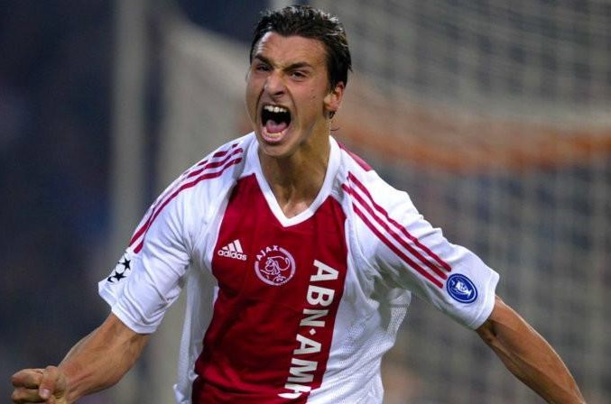 阿贾克斯对阵瓦伦西亚:欧洲豪门交锋 阿贾克斯对阵瓦伦西亚:欧洲豪门交锋