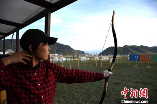 新西兰射箭选手勇夺头筹,英姿飒爽的简单介绍 新西兰射箭选手勇夺头筹,英姿飒爽的简单介绍