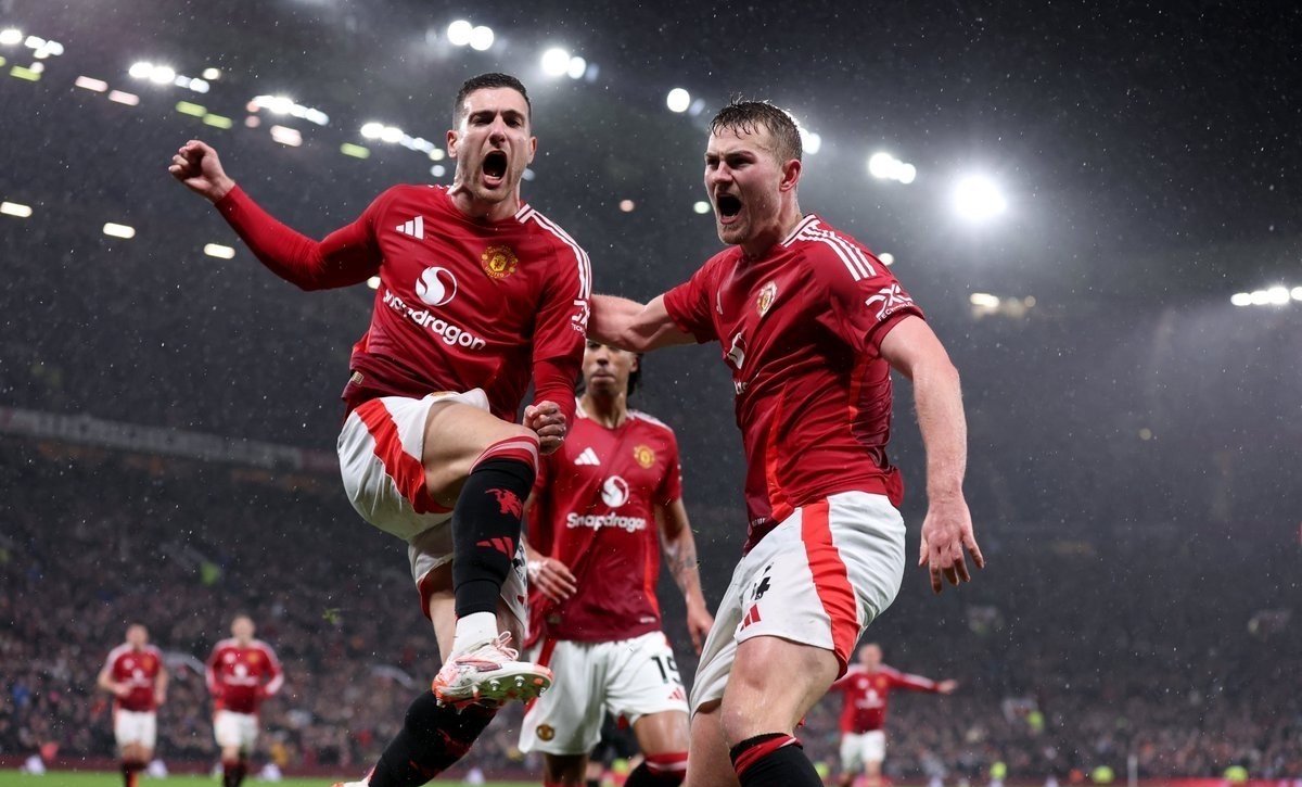 包含曼联主场告捷,领先梯队逐渐扩大差距的词条 包含曼联主场告捷,领先梯队逐渐扩大差距的词条