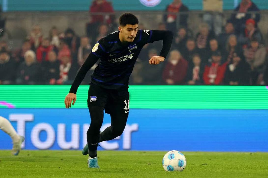 勒沃库森战胜柏林赫塔，跻身前列的简单介绍