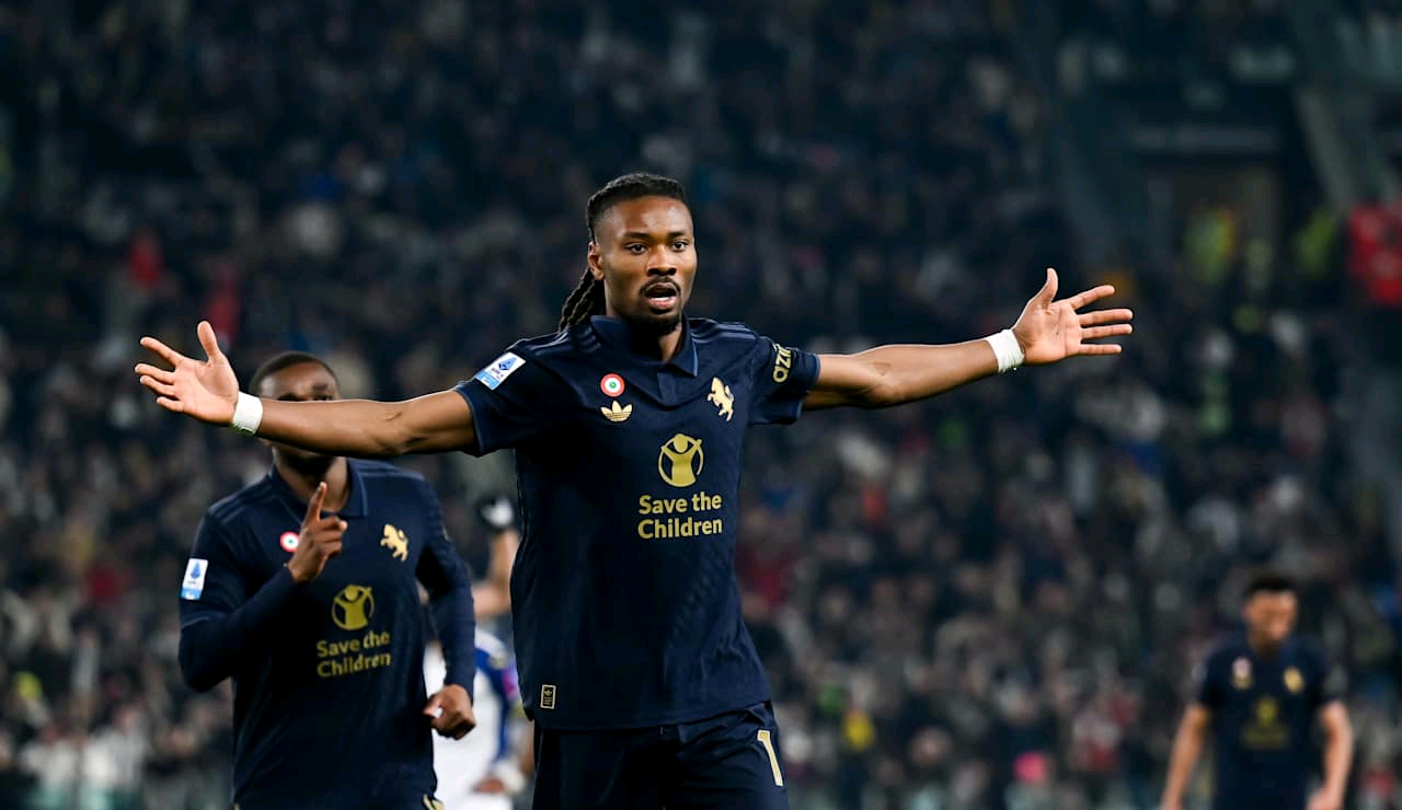 尤文图斯后防失误连连,输球频频 尤文图斯后防失误连连,输球频频