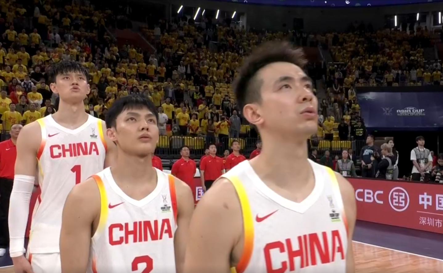 帅气球员实力抢眼,为球队取得胜利 帅气球员实力抢眼,为球队取得胜利