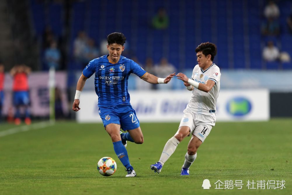 包含广州恒大登顶积分榜，冲击冠军的词条