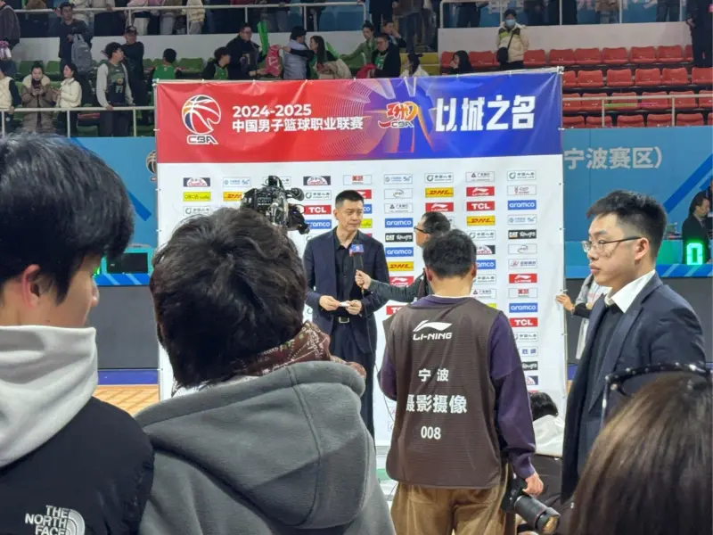 河南建业客场战胜青岛黄海,取得关键胜利 河南建业客场战胜青岛黄海,取得关键胜利