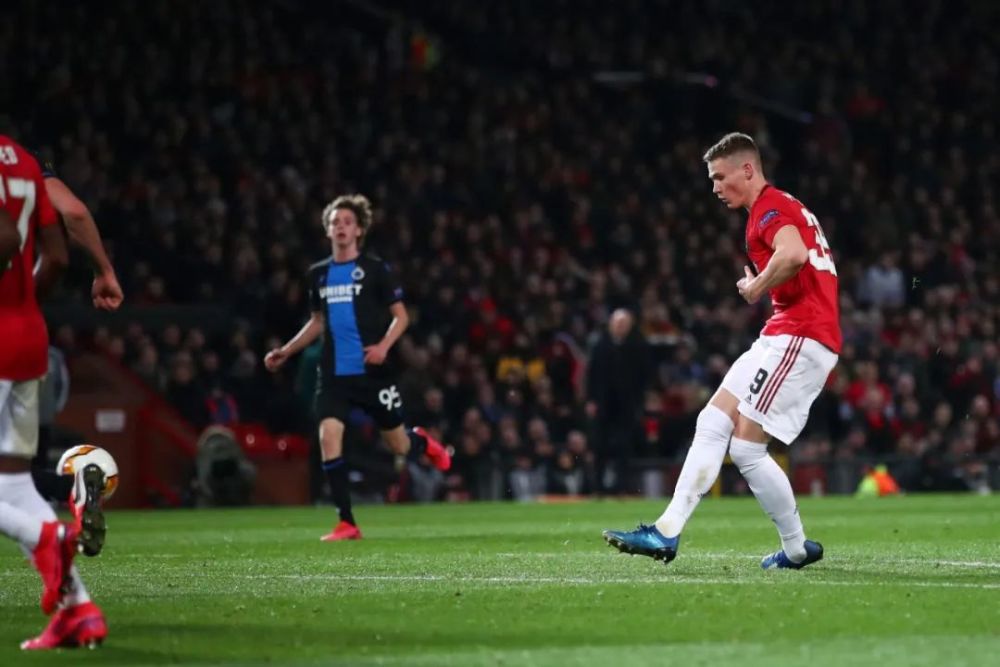 中东球队破门得分，成功晋级下一轮