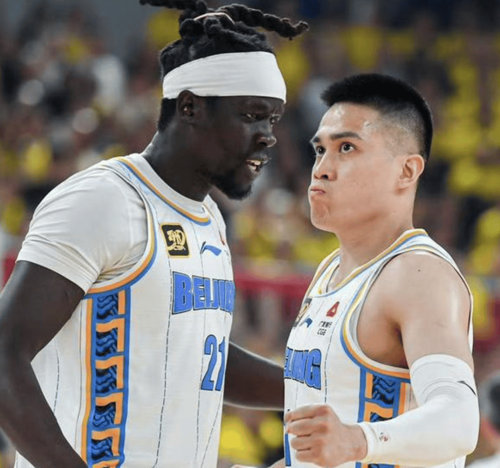 球员表现出色,疯狂攻击助球队扩大领先优势的简单介绍 球员表现出色,疯狂攻击助球队扩大领先优势的简单介绍