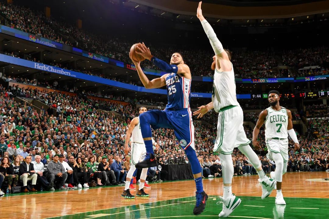 76人大胜活塞,恢复赢球势头 76人大胜活塞,恢复赢球势头