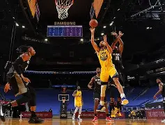 勇士队主场大胜猛龙队,取得五连胜 勇士队主场大胜猛龙队,取得五连胜