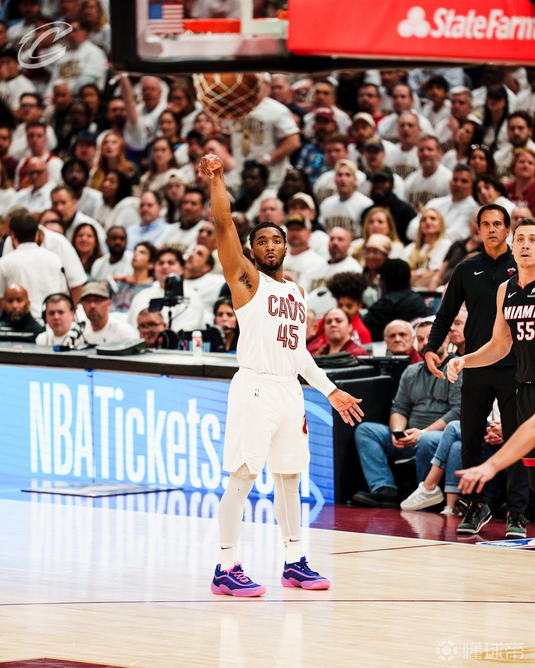 米切尔全场37分，带领爵士击败灰熊