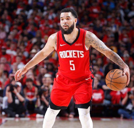 猛龙大胜国王,范弗利特再度成为全队得分王 猛龙大胜国王,范弗利特再度成为全队得分王