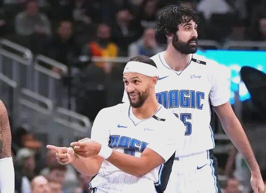 猛龙击败活塞,保持东部第三 猛龙击败活塞,保持东部第三