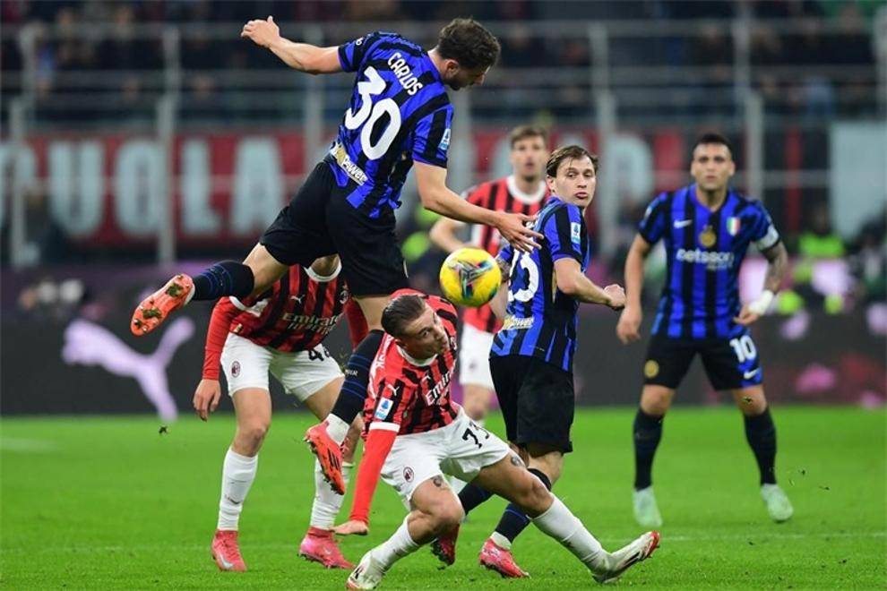 米兰德比实力抗衡,双方争夺胜者无定 米兰德比实力抗衡,双方争夺胜者无定