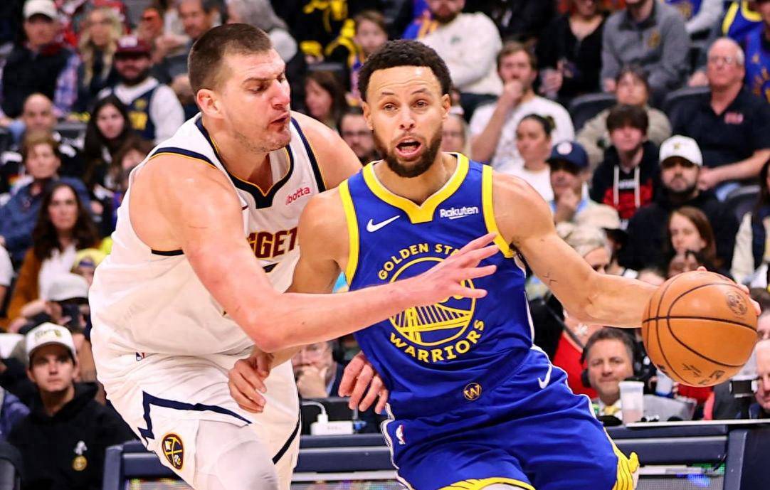 爵士完胜猛龙,约基奇带队取胜 爵士完胜猛龙,约基奇带队取胜